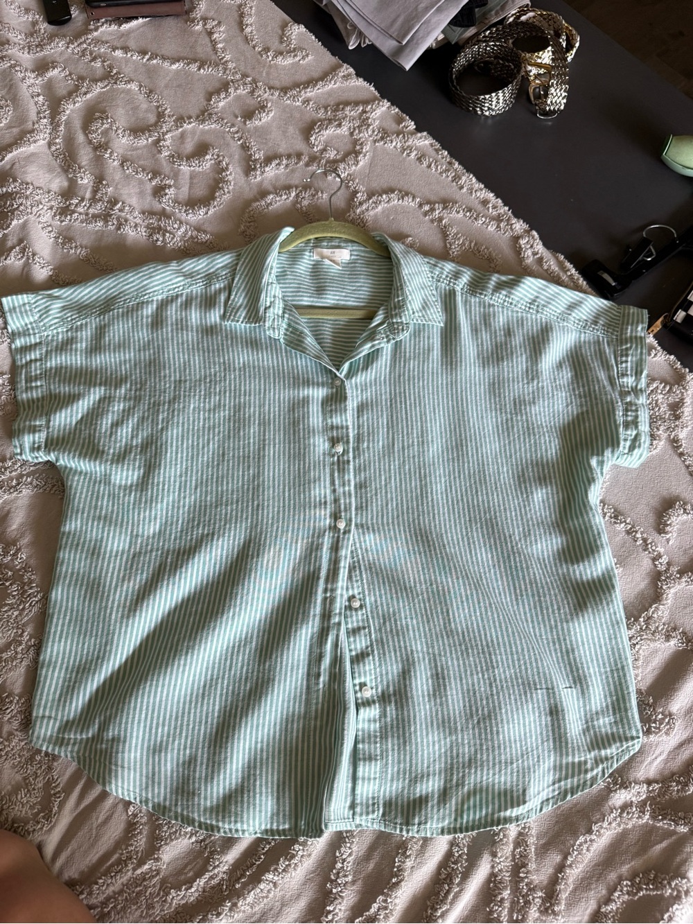 H&M Light Mint Striped Short-Sleeve Button Shirt - Women size L - Picture 3 of 8